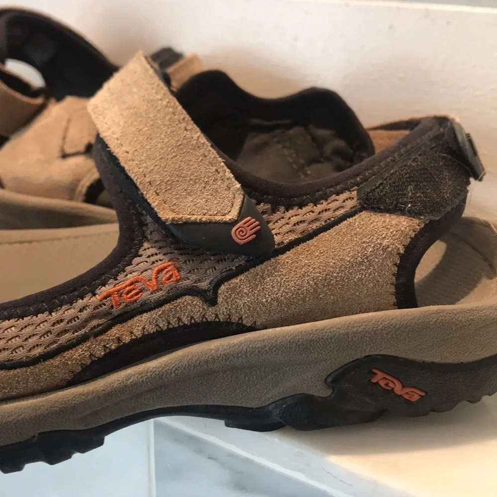 Teva 4290 Taupe Hiking Sandals 9 EUC